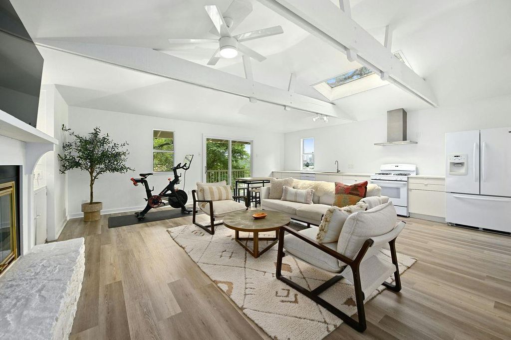 1112 West 10th Street B, Austin, TX 78703