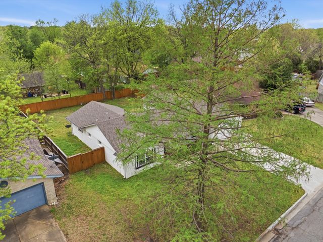 1009 W Canton Street, Broken Arrow, OK 74012