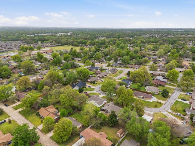 1009 W Canton Street, Broken Arrow, OK 74012