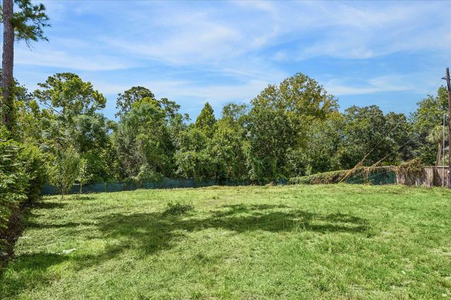 3 Plantation Road, Houston, TX 77024