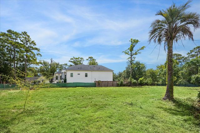 3 Plantation Road, Houston, TX 77024