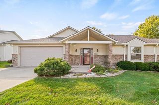 2505 SW Richwood Circle, Blue Springs, MO 64015