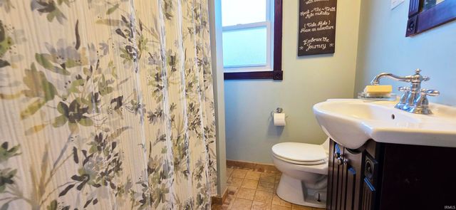 1218 N Cherry Street, Mount Carmel, IL 62863