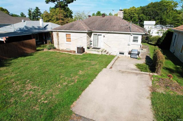 1218 N Cherry Street, Mount Carmel, IL 62863