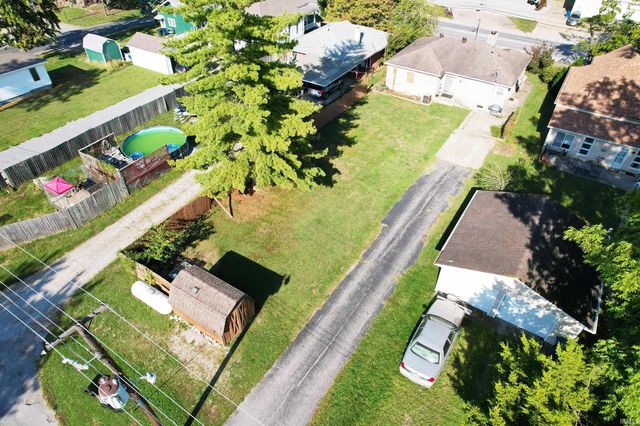 1218 N Cherry Street, Mount Carmel, IL 62863