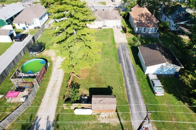 1218 N Cherry Street, Mount Carmel, IL 62863