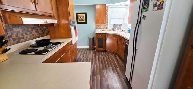 1218 N Cherry Street, Mount Carmel, IL 62863