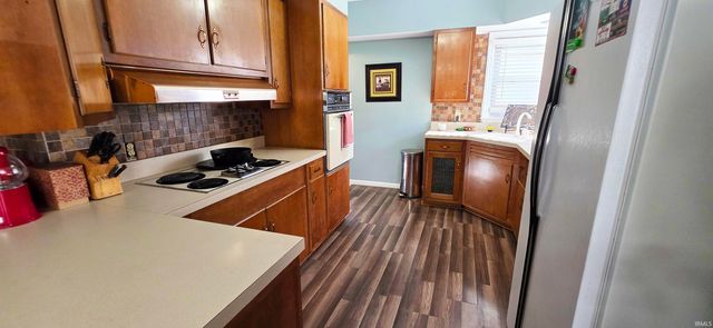 1218 N Cherry Street, Mount Carmel, IL 62863