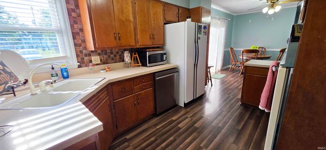 1218 N Cherry Street, Mount Carmel, IL 62863