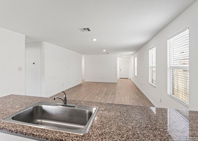 10129 Bridgton Mill, San Antonio, TX 78254