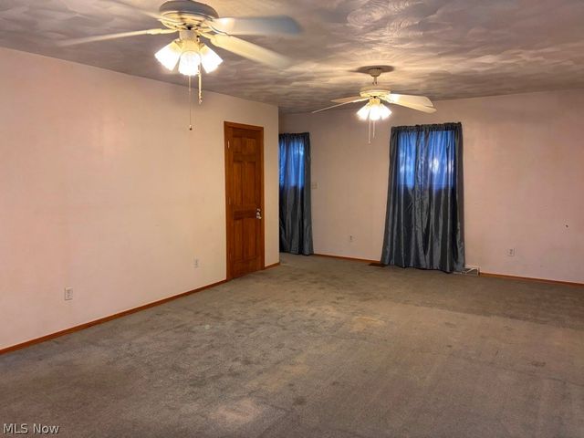 101 Westlake Lane, New Manchester, WV 26047