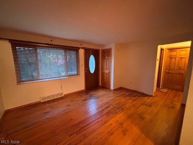 101 Westlake Lane, New Manchester, WV 26047