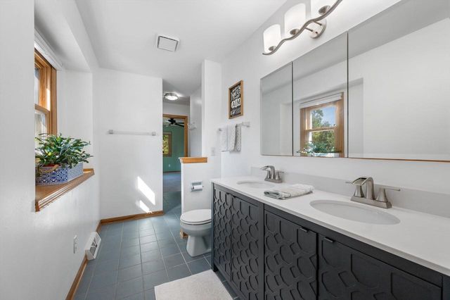 13300 W North LANE, New Berlin, WI 53151
