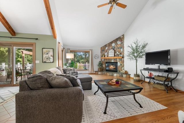 13300 W North LANE, New Berlin, WI 53151