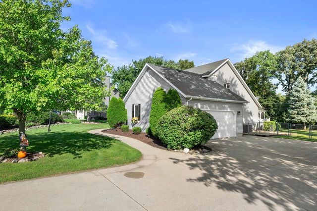 13300 W North LANE, New Berlin, WI 53151