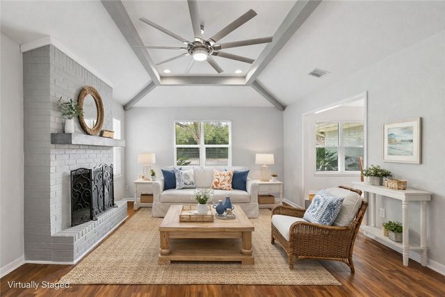 2012 Baywood Dr, Rockport, TX 78382