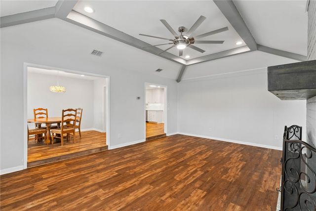 2012 Baywood Dr, Rockport, TX 78382