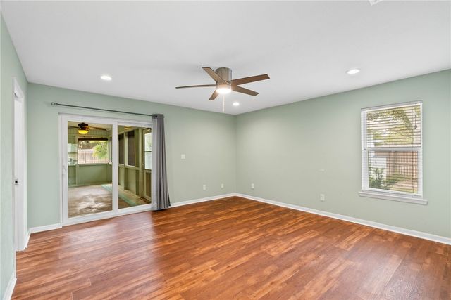 2012 Baywood Dr, Rockport, TX 78382