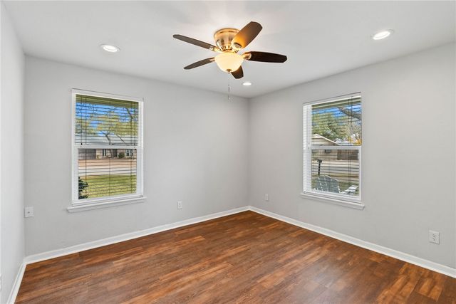 2012 Baywood Dr, Rockport, TX 78382