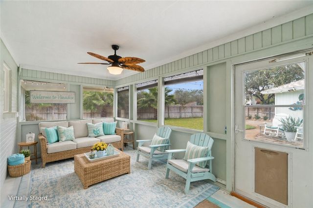 2012 Baywood Dr, Rockport, TX 78382