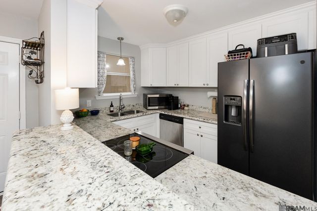 1246 Village Park Dr, Baton Rouge, LA 70810