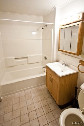 560 Clarendon Street 64, Syracuse, NY 13210