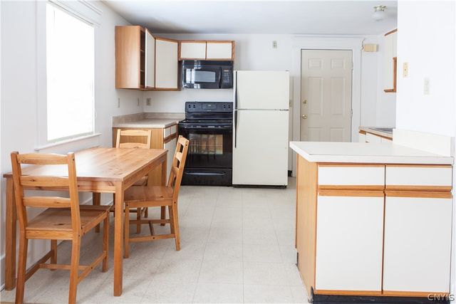 560 Clarendon Street 64, Syracuse, NY 13210