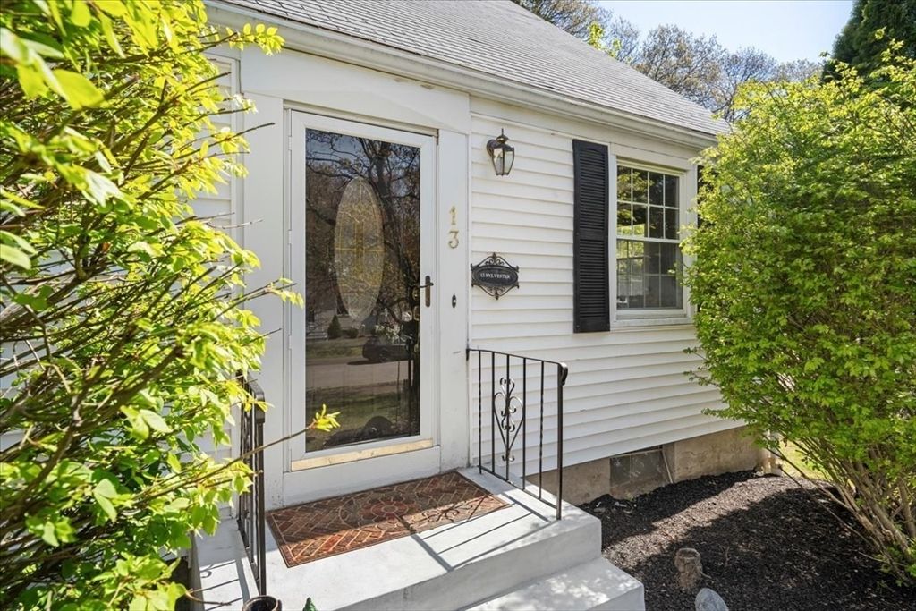 13 Sylvester Road, Natick, MA 01760