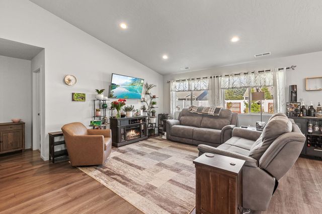 418 N Arc Ct, Spokane Valley, WA 99016