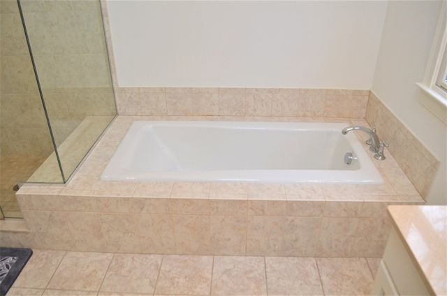 92 Johnson Woods Dr 92, Reading, MA 01867