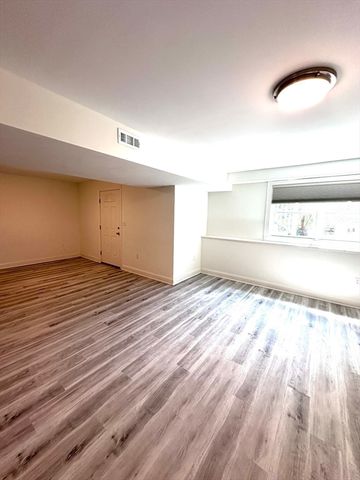 92 Johnson Woods Dr 92, Reading, MA 01867