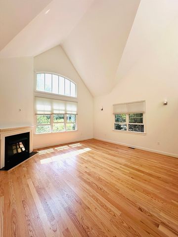 92 Johnson Woods Dr 92, Reading, MA 01867