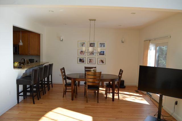 92 Johnson Woods Dr 92, Reading, MA 01867