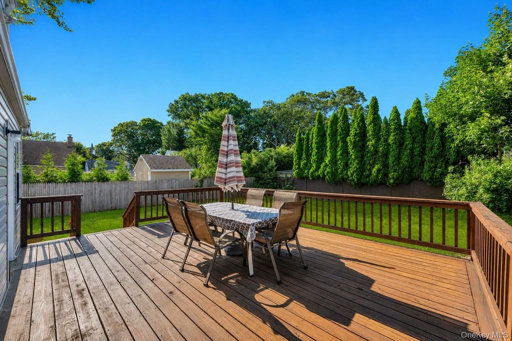 40 Columbia Street, Bethpage, NY 11714 — photo 4