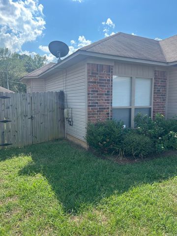 5600 greewood acres Boulevard, Little Rock, AR 72204
