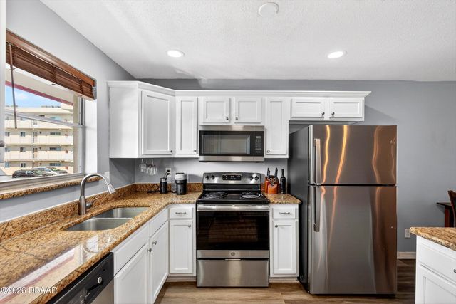 2801 N Halifax Ave Apt 246, Daytona Beach, FL 32118