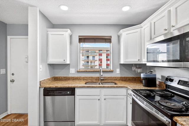 2801 N Halifax Ave Apt 246, Daytona Beach, FL 32118