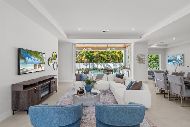 417 Lake Drive, Delray Beach, FL 33444