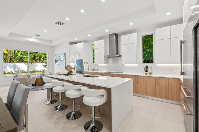 417 Lake Drive, Delray Beach, FL 33444