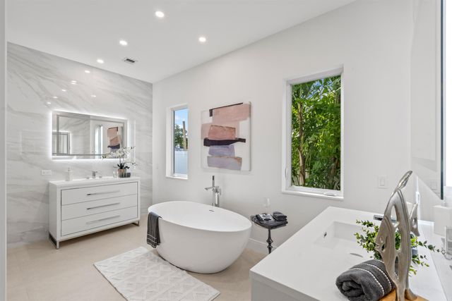 417 Lake Drive, Delray Beach, FL 33444