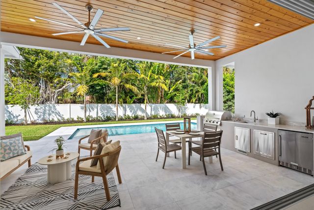 417 Lake Drive, Delray Beach, FL 33444