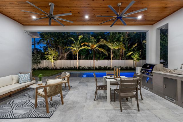 417 Lake Drive, Delray Beach, FL 33444