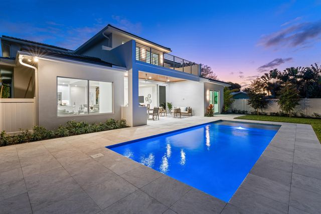 417 Lake Drive, Delray Beach, FL 33444