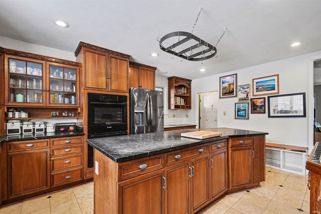 1905 E Madison Street, South Bend, IN 46617