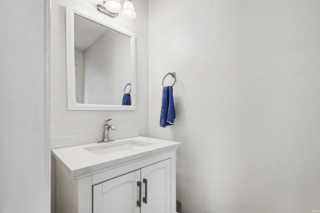 1905 E Madison Street, South Bend, IN 46617