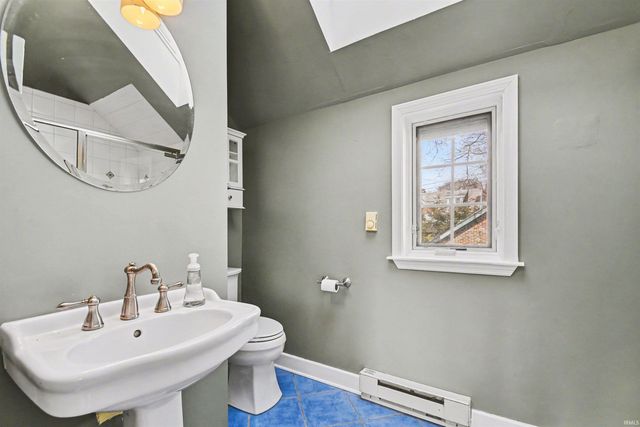 1905 E Madison Street, South Bend, IN 46617