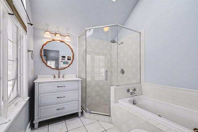 1905 E Madison Street, South Bend, IN 46617