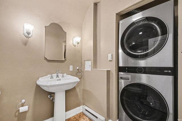 1905 E Madison Street, South Bend, IN 46617