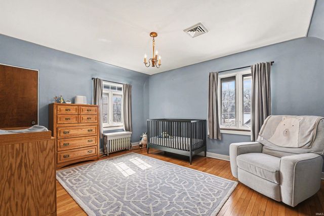 1905 E Madison Street, South Bend, IN 46617