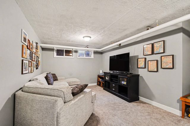 1905 E Madison Street, South Bend, IN 46617